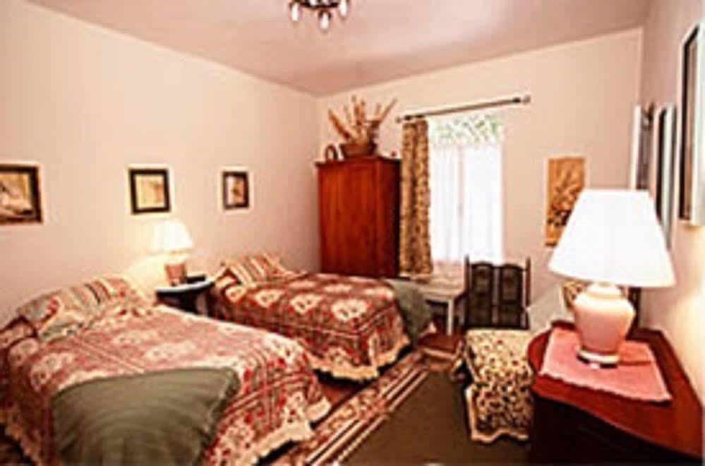 Spirit Tree Inn B&B Patagonia Екстер'єр фото